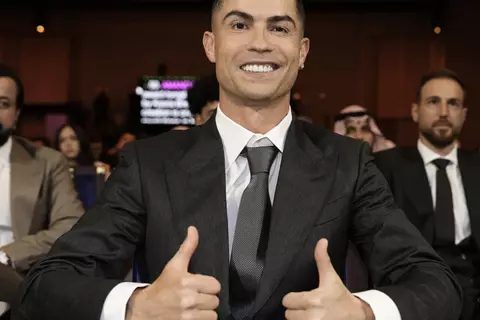 سيطرة باريسية وظهور لرونالدو.. قائمة الفائزين بجوائز جلوب سوكر 2025  كاملة